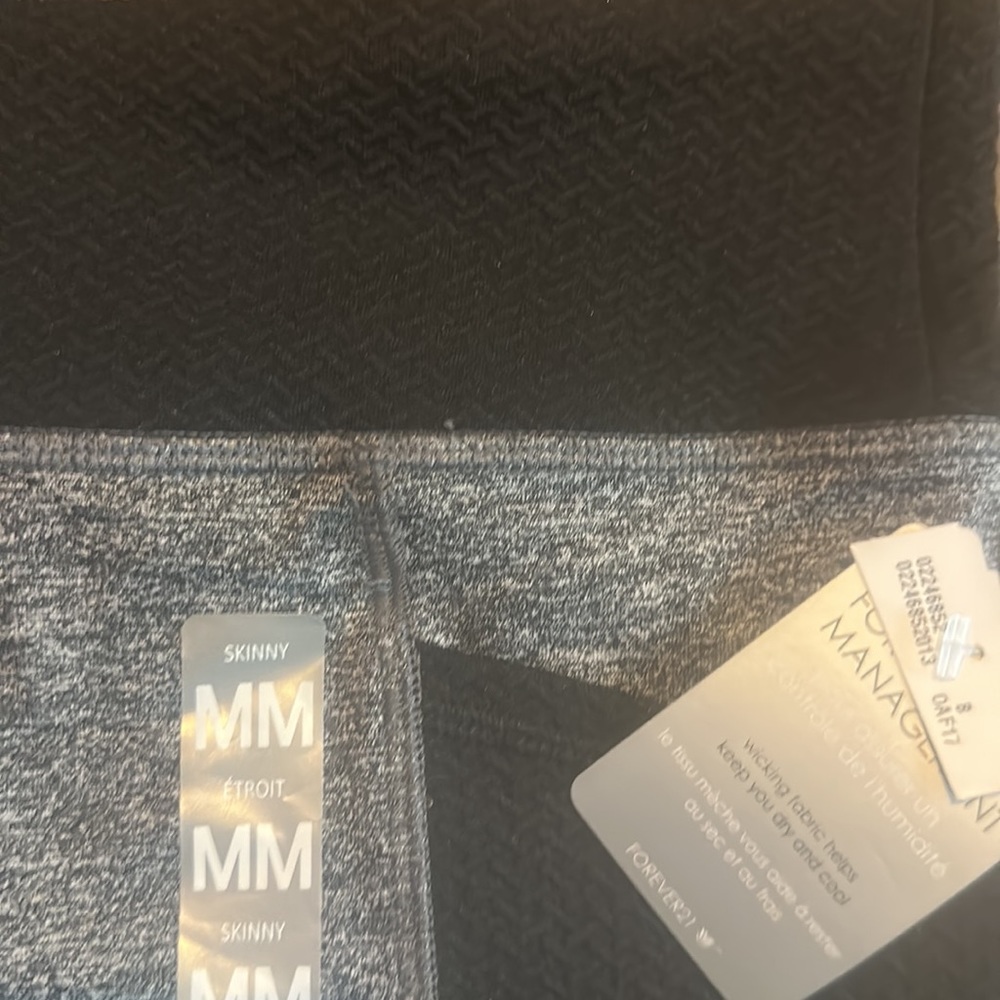 NWT forever 21 workout shorts size medium - Picture 11 of 11